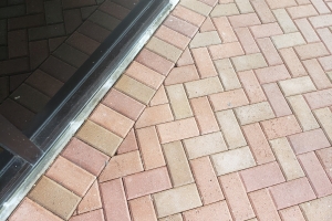 Paver Cleaning & Sealing